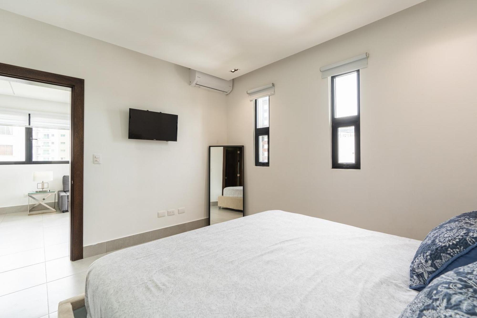 Modern Luxury Condo With Rooftop Pool & Gym Santiago De Los Caballeros Exterior photo